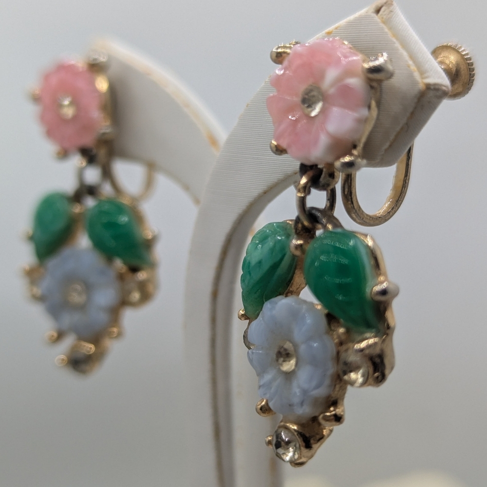 🌸Vintage Screw back Flower Earrings